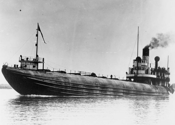 The Whaleback Steamer Henry Cort